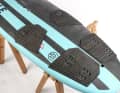 The foot pads are thick and soft, but cut quite tight at the heels. The strap positions can be selected for freeriders, both sporty and moderate. Unfortunately, there is no internal step-on position.