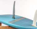 The board is supplied with two fins. Here we have fitted the large fin in the centre, which is useful for children, for example.