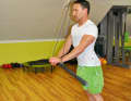 ...and then straighten up again. Make absolutely sure that you tighten your abdomen well and don't sag in a hollow back!