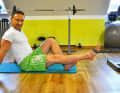 and slowly extend your foot again, giving way. Do three series with as many repetitions as possible.