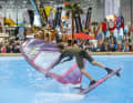 Im neuen XXL-Pool auf der boot gibt es täglich Tow-In-Contests