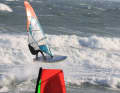 Naish Assault Custom Thruster im surf-Test