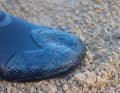 As with the Soöruz model, the big toe of Ascan and Decathlon is only separated on the inside, which improves the fit of the foot in the shoe