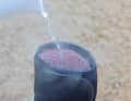 The Solite Custom Pro can be customised to the shape of your foot. To do this, pour hot water into the shoe (6) and leave it to soak for a few minutes to soften the neoprene. Then rinse briefly in cold water, put it in the warm shoe and leave it to cool on the foot. The shoe then takes on the shape of the foot, and the customising process can even be repeated if necessary