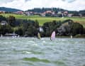 Am Wallersee kann der Westwind mit den Fronten recht stark werden, ist aber dann oft auch sehr böig.