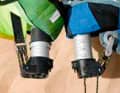 Integrated trim blocks (left) require more force and are difficult to thread. Roller hooks (right) reduce the force significantly, but require a longer rope, which is difficult to stow in some extensions.