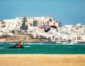 Lennart Neubauer feels at home on any stage - with the ramp park that the 17-year-old has built together with friends and sponsors on his home island of Naxos, he has finally turned himself into a ramp show. We show the best pictures and Lennart explains how the skate park was created on the water.
