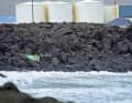 Gemütlich geht anders – zwar ist der erste Spot auf der Halbinsel von Reykjavik einfach zu erreichen, aber der Ausstieg über die Felsen der Hafenmole hat es auch für Jules als erfahrenen Profi in sich.