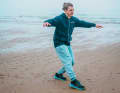 Experiment with your body and with different movements to get to know your body better. For example, here is an exercise that will greatly improve your coordination, flexibility and balance. To do this, bend your knees slightly and touch the ground with the tips of your feet as far away from your supporting leg as possible.