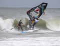 2016: Wind is in short supply for the time being, but a solid swell arrives at Brandenburg beach. Ricardo Campello and other riders bob out and have fun in the unusually clean waves - as does organiser Matthias Neumann on the SUP.
