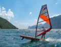 With a little imagination, it doesn't get boring even in light winds. The sails and boards in this test ensure windsurfing fun even without a strong planing wind. (in the photo: JP-Australia Vision 5.5)