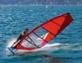 In the Gunsails Zoom you have almost free choice, both masts work very similarly.