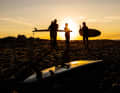 Wer bis zum letzten Licht im Wasser ist, erlebt oft stimmungsvolle Sonnenuntergänge
