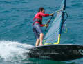 The magic of the three fins. Not only do tight turns become more radical, the controllability of the board also improves.