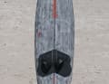 The front straps can be mounted far into the centre of the board.