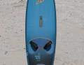 The board is supplied with four straps.