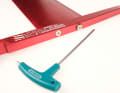 Two solid screws are then sufficient for a firm connection, the fuselage appears somewhat "angular".
