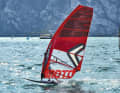 7.8 and 8.4 square metres are - depending on the weight class - the most important sail sizes with which you can really step on the gas in light to medium winds and reach speeds of over 50 km/h.