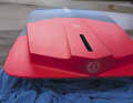 Das Starboard hat mit einem Gleitboard nur noch die Farbe gemeinsam.  Der Shape ist für Verdrängerfahrt, Fliegen und sanftes Aufsetzen ausgelegt.