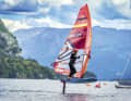 Dank der Foilboards kann Lenny Friemel sogar am Wolfgangsee in Österreich oder am heimischen Chiemsee gute Trainingseinheiten absolvieren.