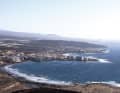 The north-east trade wind arrives freely in El Médano. The wind is further strengthened by the high mountains in the hinterland.