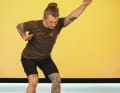 Heranziehen der Arme beim Yoga