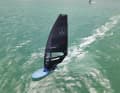 North Sails Freerace: Nahtlos schwarze Schönheit mit beeindruckender Performance aus Leichtigkeit und Kraft.