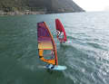 Surf testers in enjoyment mode: Large, wide upwind foil boards with a suitable foil of the latest generation fly extremely stable.