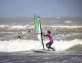 Kaputte Boards, zerfetzte Segel,  aber mit maximalem Willen aufs Wasser. Die Kids von Moulay sind beeindruckend!
