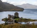 Eilean Donan Castle (bekannt aus Filmen wie „James Bond“ und dem „Highlander“)...