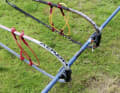 Attach the booms about 30 centimetres above and below the plug-in connection. Make sure the booms are tight so that they cannot slip later.