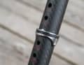 The sturdy ring with tensioning rubber snaps into place every two centimetres. The shortest setting is 2.5 centimetres.