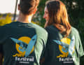 Das offizielle T-Shirt zum Surf-Festival kommt dieses Jahr mit Retro-Motiv
