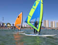 Jede Menge Leichtwind-Spaß beim zweiten Tag des Surf-Festivals: Unter anderem konnten die Besucher mit zwei Windsurfer LT gegeneinander antreten.