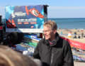 Hoher Besuch: Schleswig-Holsteins Ministerpräsident Daniel Günther schaute beim World Cup auf Sylt vorbei