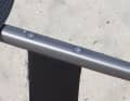 Der Carbonmast wird mit zwei M8-Bolzen an der Fuse gesichert