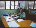 Neil in seinem Büro - er war noch ein Manager der alten Schule - mit Sekretärin und ohne Notebook.