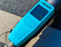 The colour display clearly shows the charge status of the fin and controller, the power level, the operating mode and other information.