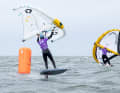 Neben Windsurfern sind auch Wingfoiler...