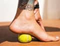 Find trigger points and loosen adhesions in the fasciae.