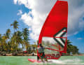 With a large wind range, the sails (here Severne Turbo) also invite you to cruise.