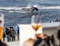 "Lennart Neubauer bringt das Windsurfen auf das nächste professionelle Niveau", sagt sie über den Freestyle-Weltmeister