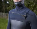 Der Einstiegsbereich ist beim Drylock Hooded etwas enger, dafür tritt hier kaum Wasser ein