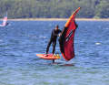 In foil manoeuvres, the board hangs very compactly and agilely on the foot