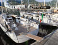 A typical picture in the Mediterranean: The boat lies with its stern to the jetty and a gangway is deployed for crossing over