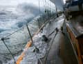 Mit allen Wassern gewaschen. Der „Peter von Seestermühe“ in unruhiger See. Das Schiff kann schweres Wetter ab