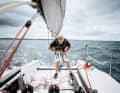 Now it's time: the leeward sheet is ready to be furled, the windward sheet is clear for hauling, the main is already tight, the tiller between your legs - so you're ready to go. First of all, drop to 130 to 140 degrees in light winds and up to 160 degrees in stronger winds