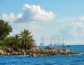 Poiché la zona è quasi esclusivamente ancorata e a volte c'è un po' di mareggiata nelle baie, le Seychelles offrono soprattutto catamarani.