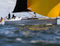 Die Sportversion Hanse 360 ST ist an den folierte Rumpffenstern und den schwarzen Beschlägen zu erkennen
