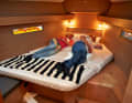 Lateral bunk (example: Dufour 410 GL)